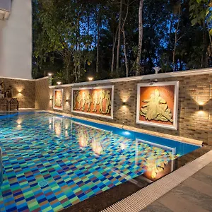 Crown Valley Thekkady Hotel
